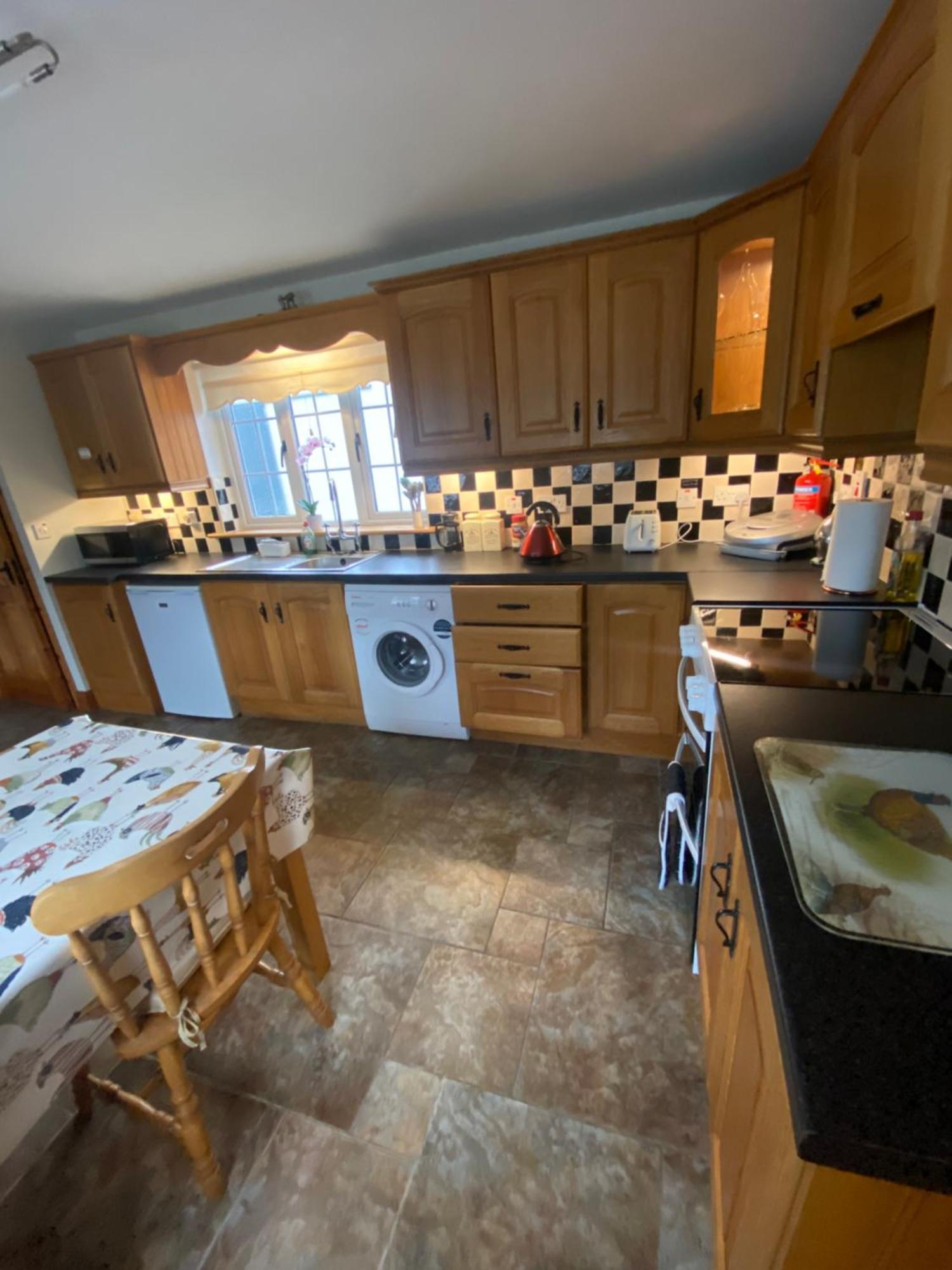 Cheerful 3 Bedroom Country Farm House Ennis Eksteriør bilde