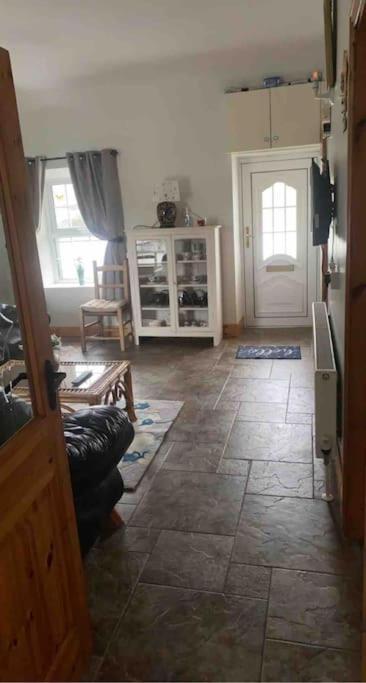 Cheerful 3 Bedroom Country Farm House Ennis Eksteriør bilde